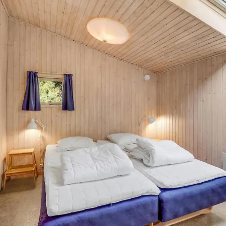 3 Bedroom Awesome In Holiday home *